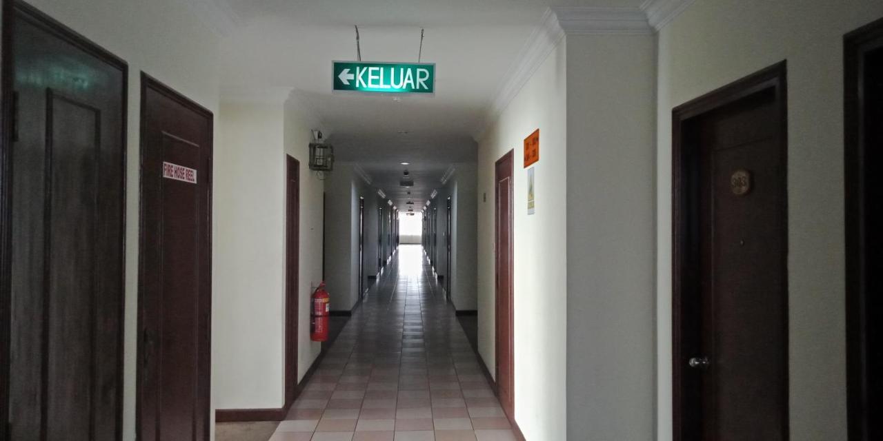The Upper Deck Hotel Kudat Buitenkant foto