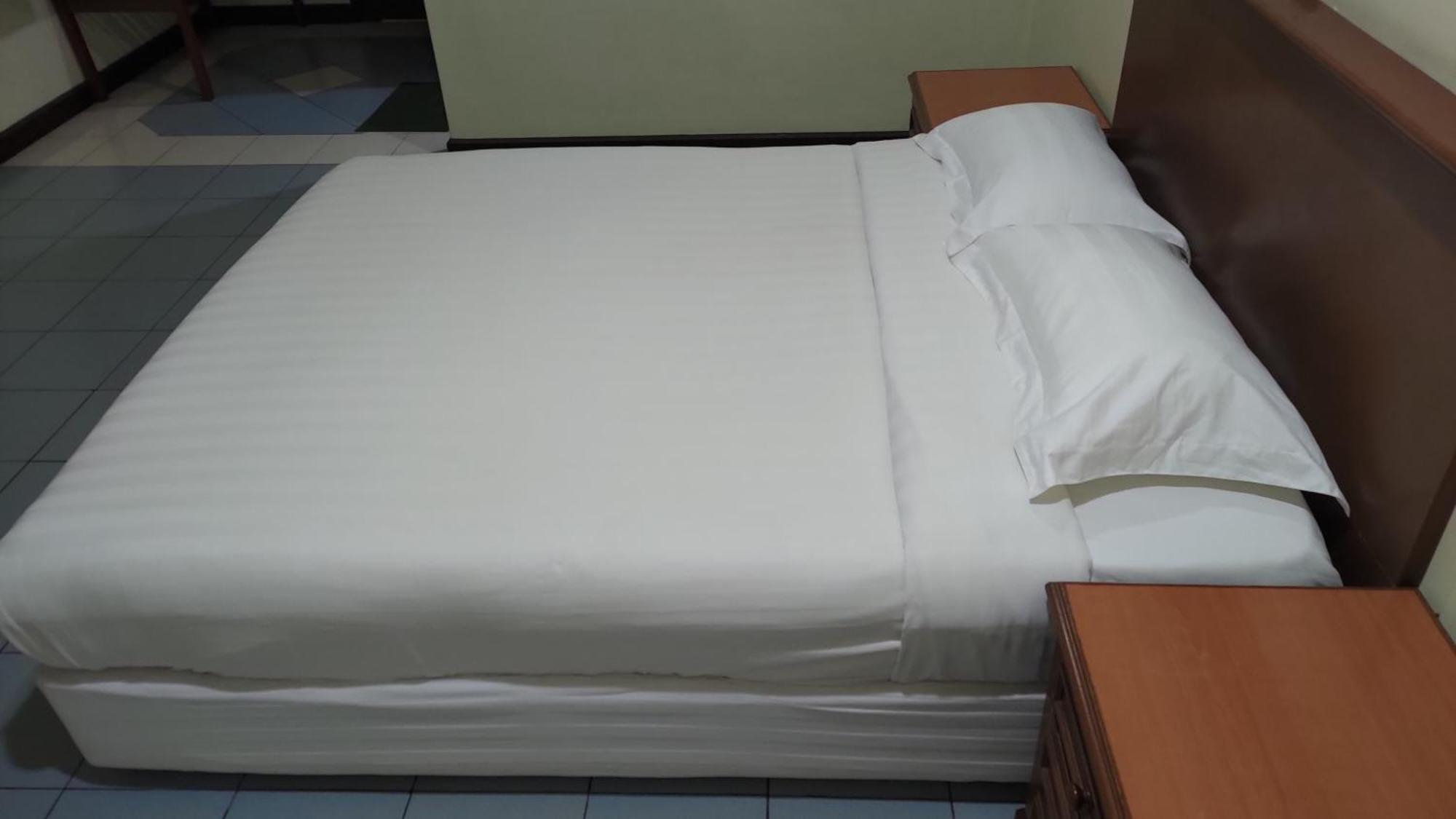 The Upper Deck Hotel Kudat Buitenkant foto