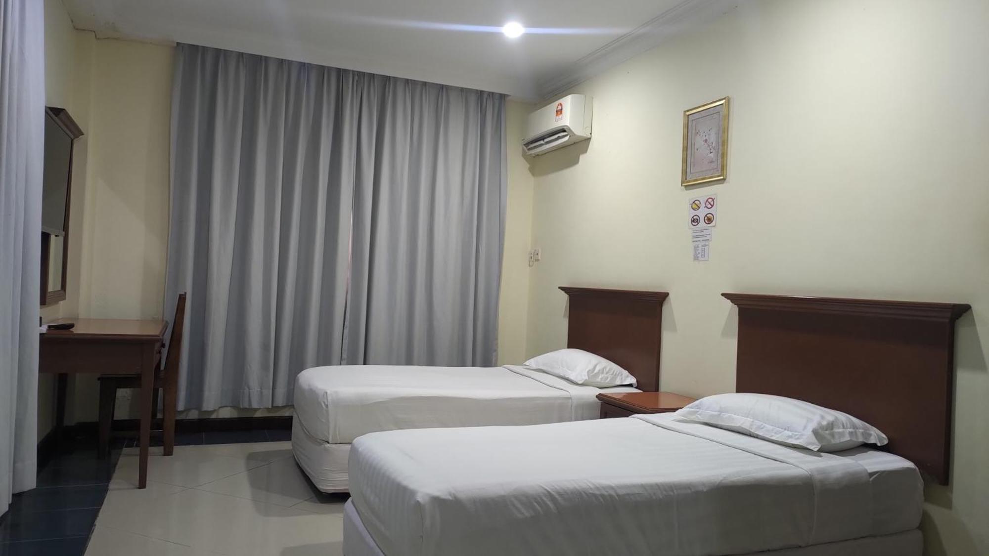 The Upper Deck Hotel Kudat Buitenkant foto